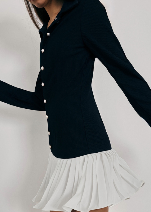 Nayla Kjole med Plissert Kant og Kontraster | Marineblå