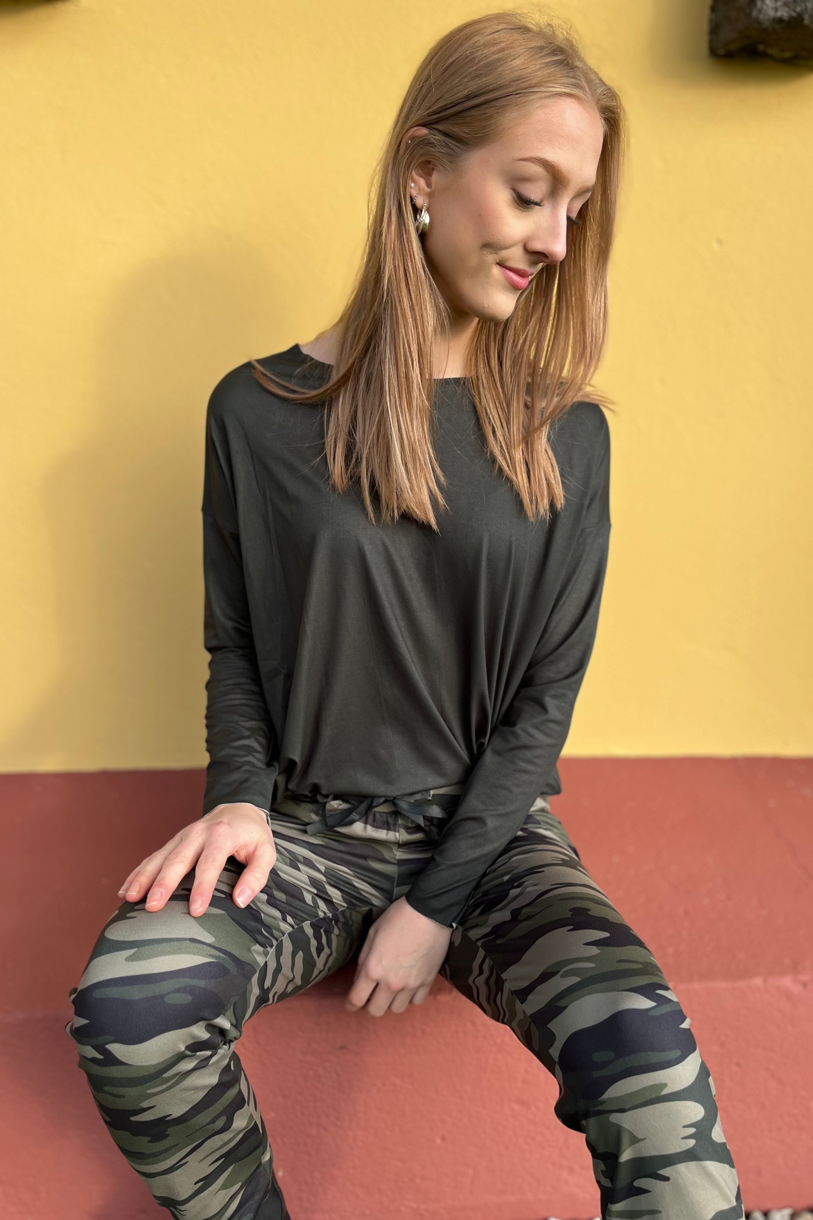 Alma Ls Top | Dusty Army | Bluse fra Liberté
