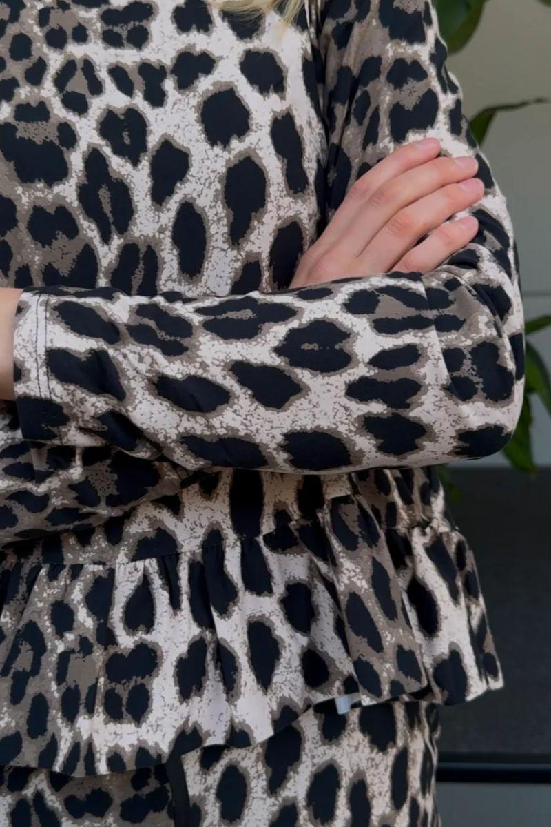 Alma Ls Frill T Shirt | Big Lux Leo Fossil | T-Shirt fra Liberté