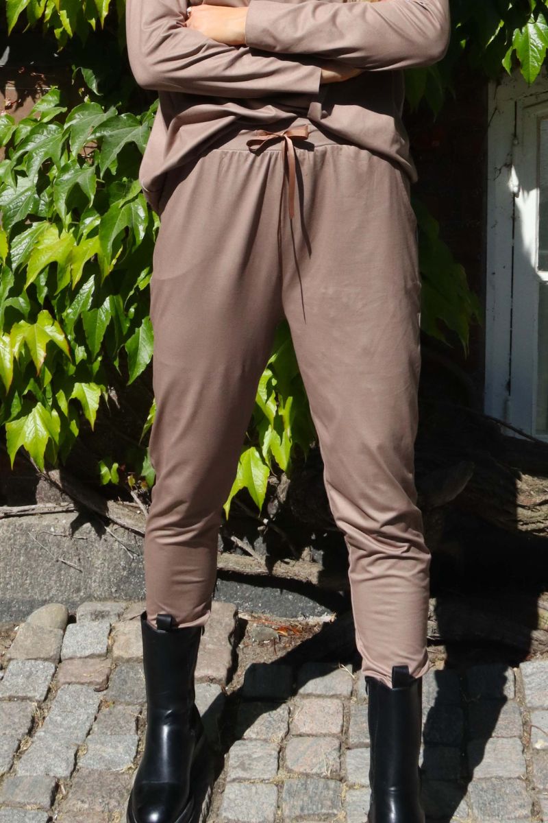 Alma Pants | Light Fossil | Bukser fra Liberté