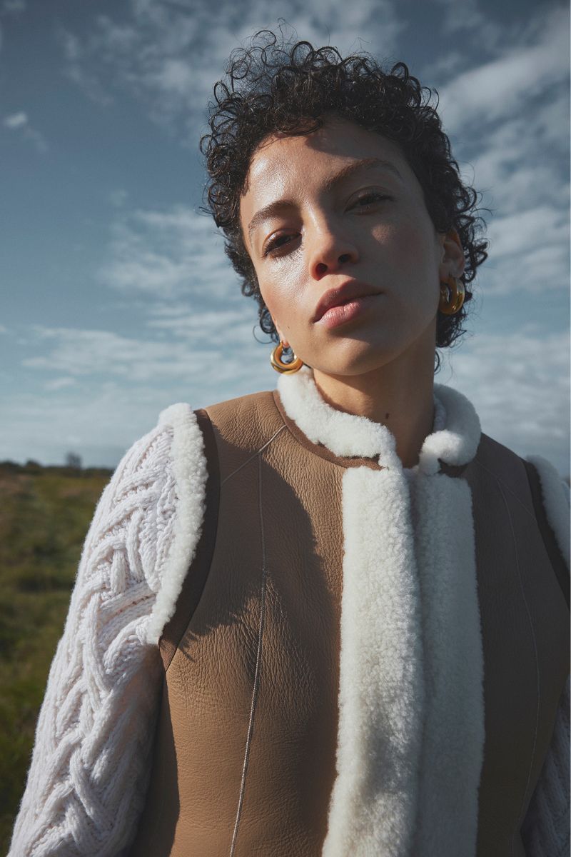 Abena Shearling waistcoat | Super Neutral | Vest fra Gustav