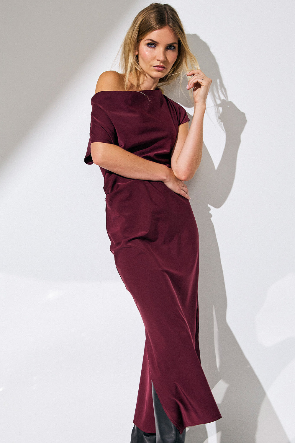 Adna Wing Dress 36449 | Burgundy | Kjole fra Co'couture
