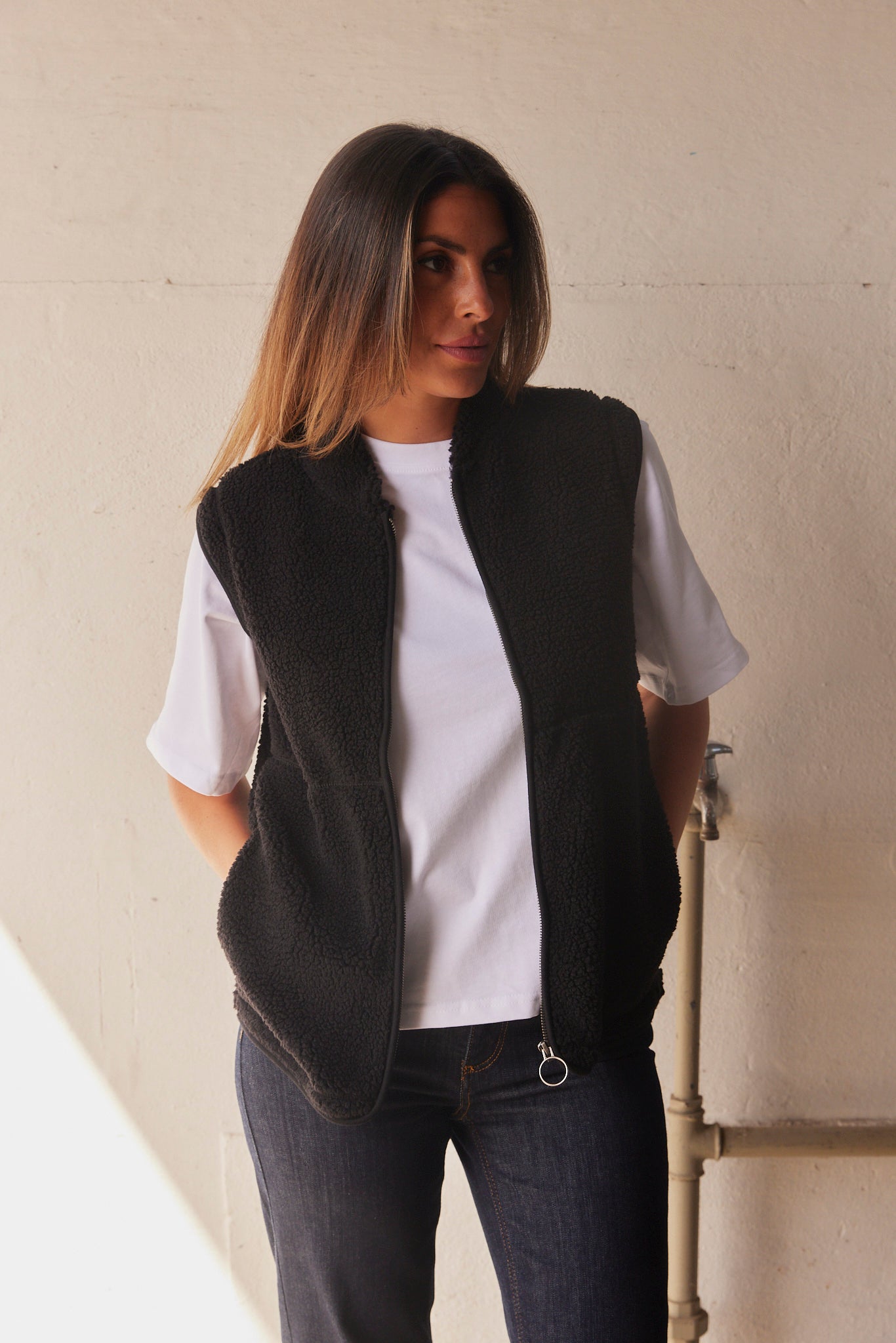 Ada Waistcoat | Sort | Teddy vest fra French Laundry