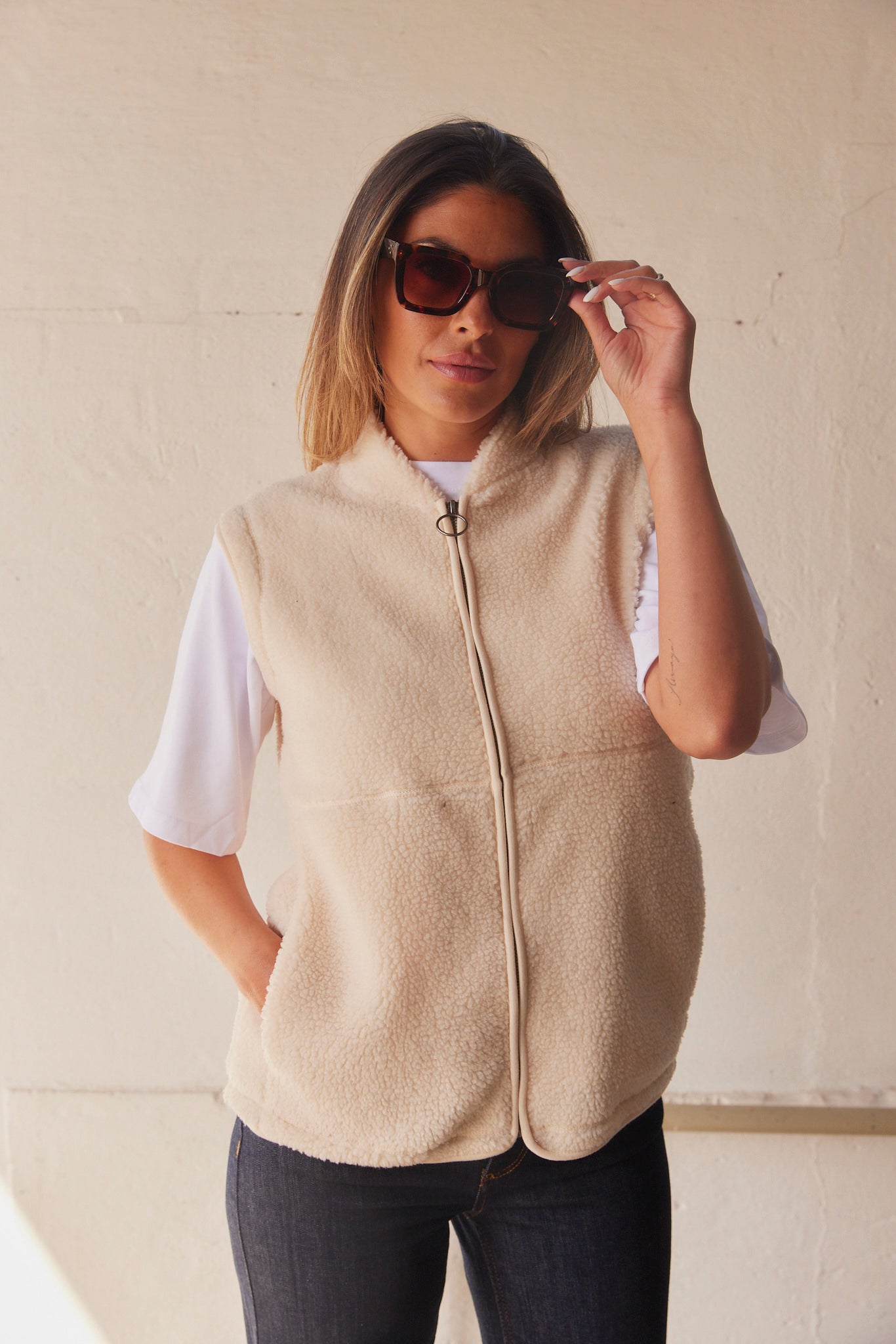 Ada Waistcoat | Creme | Teddy vest fra French Laundry