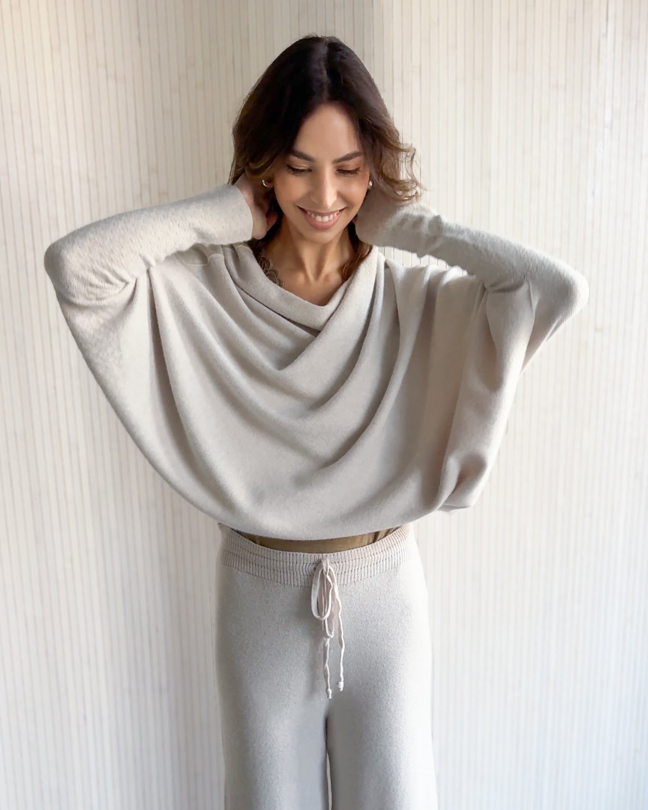 ASYMMETRISKE DRAPERT | LYS BEIGE