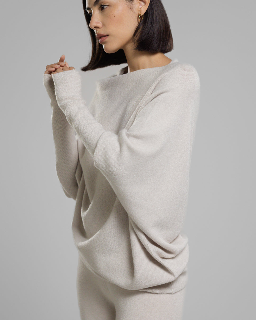 ASYMMETRISKE DRAPERT | LYS BEIGE