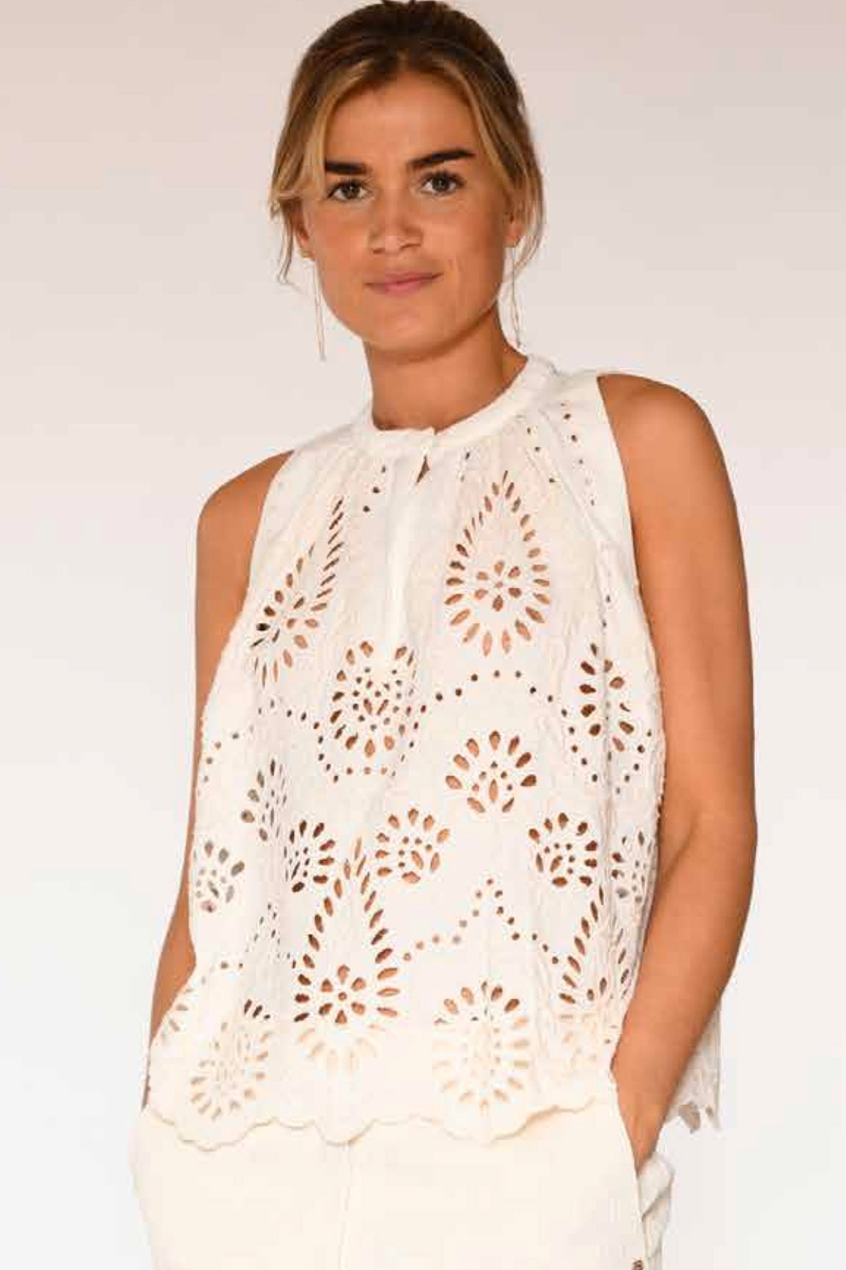 Aisa halter neck 52648 | Classic White | Skjorte fra Gustav