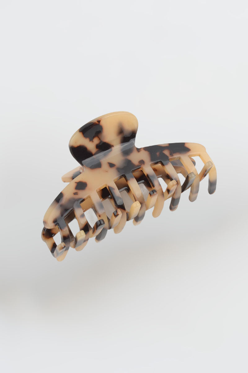 Alexina Hair Claw | Beige | Enkelt hårspænde fra By Timm