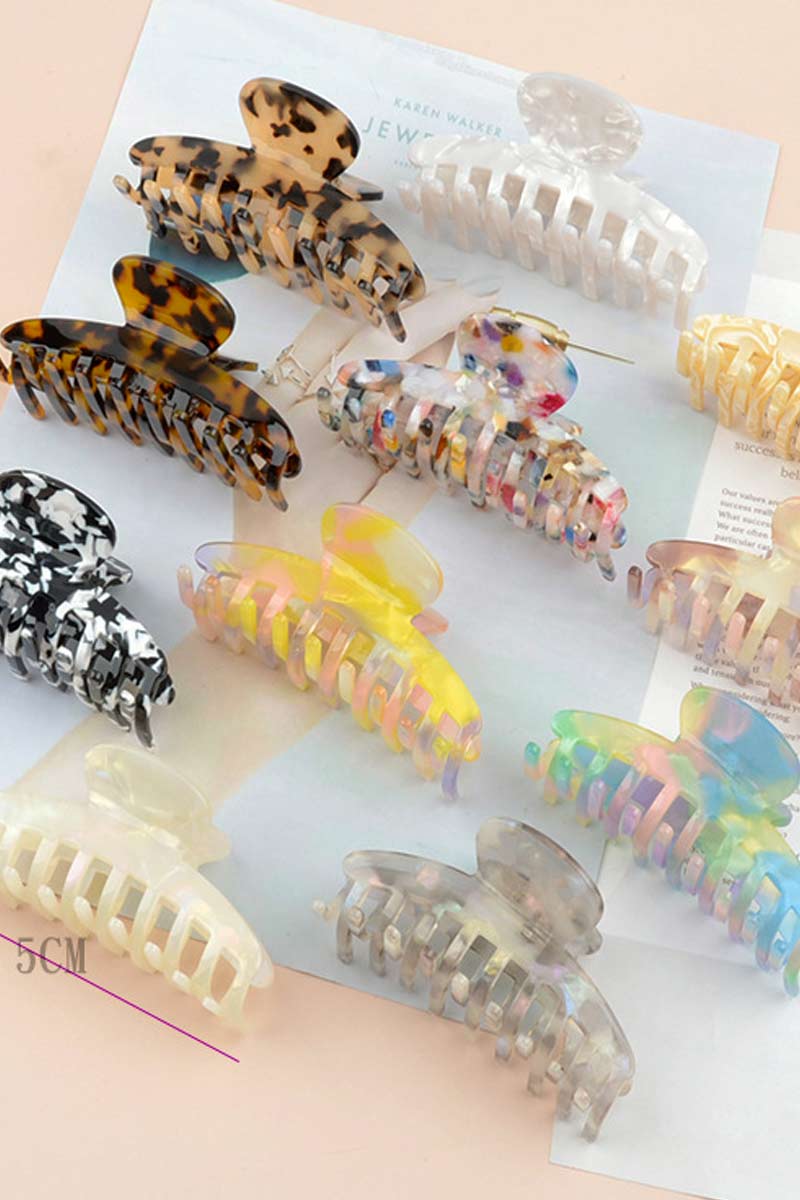 Alexina Hair Claw | Beige | Enkelt hårspænde fra By Timm