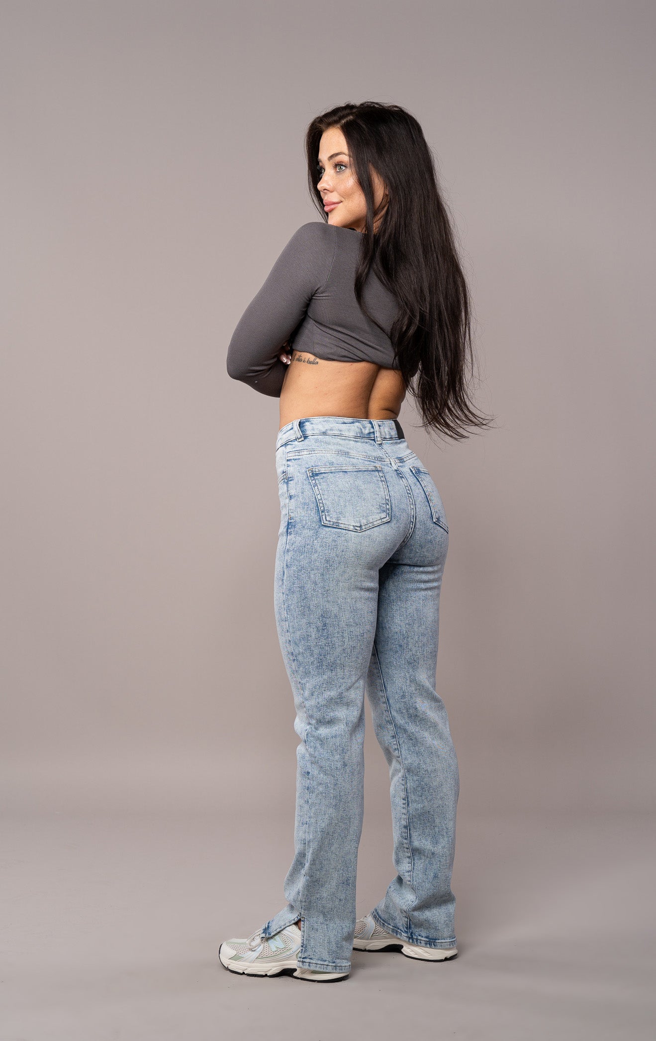 DAME JEANS MED RETT PASSFORM – 80-tallet BLÅ