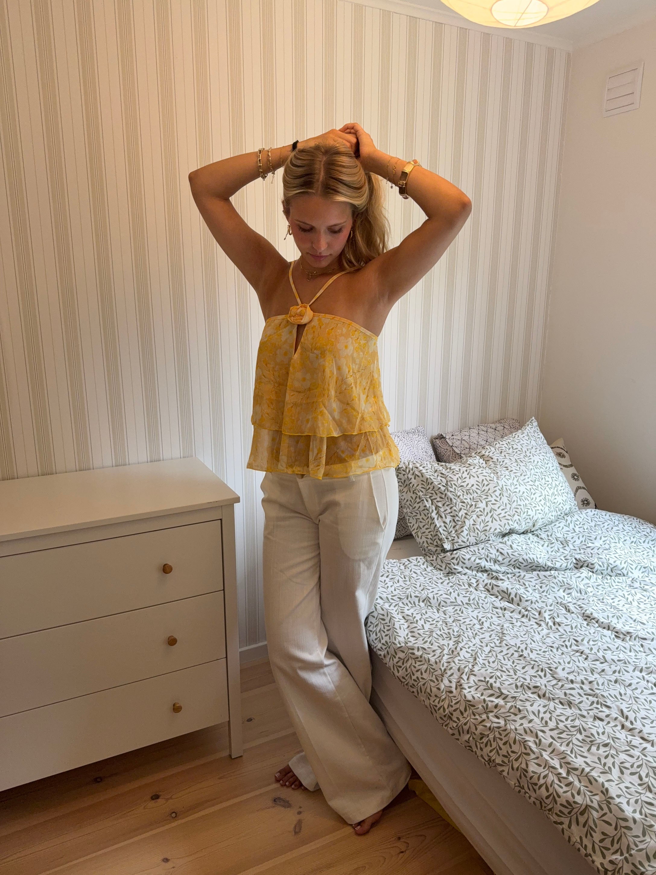 Albertia top with flower – Orange/white