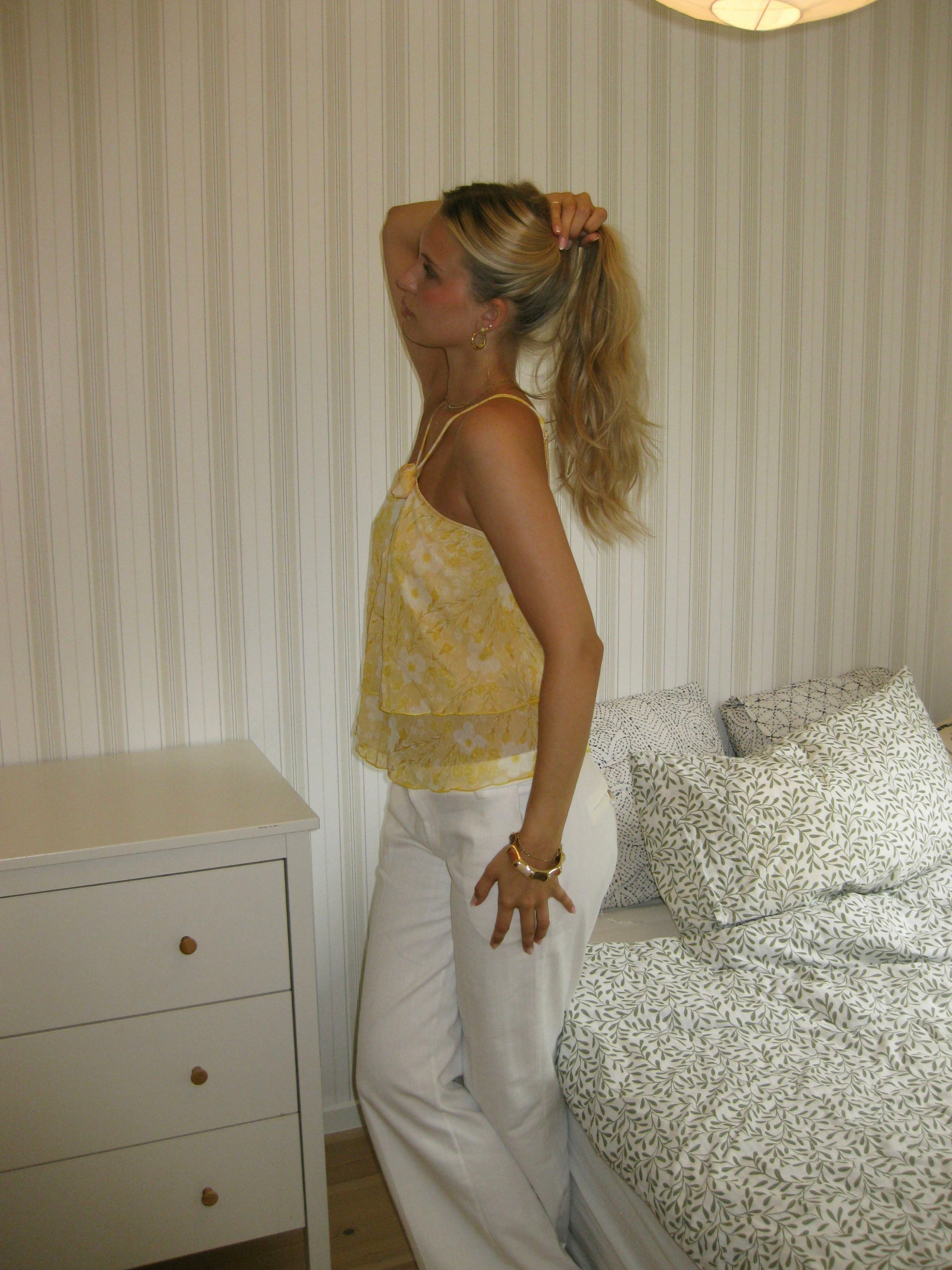 Albertia top with flower – Orange/white