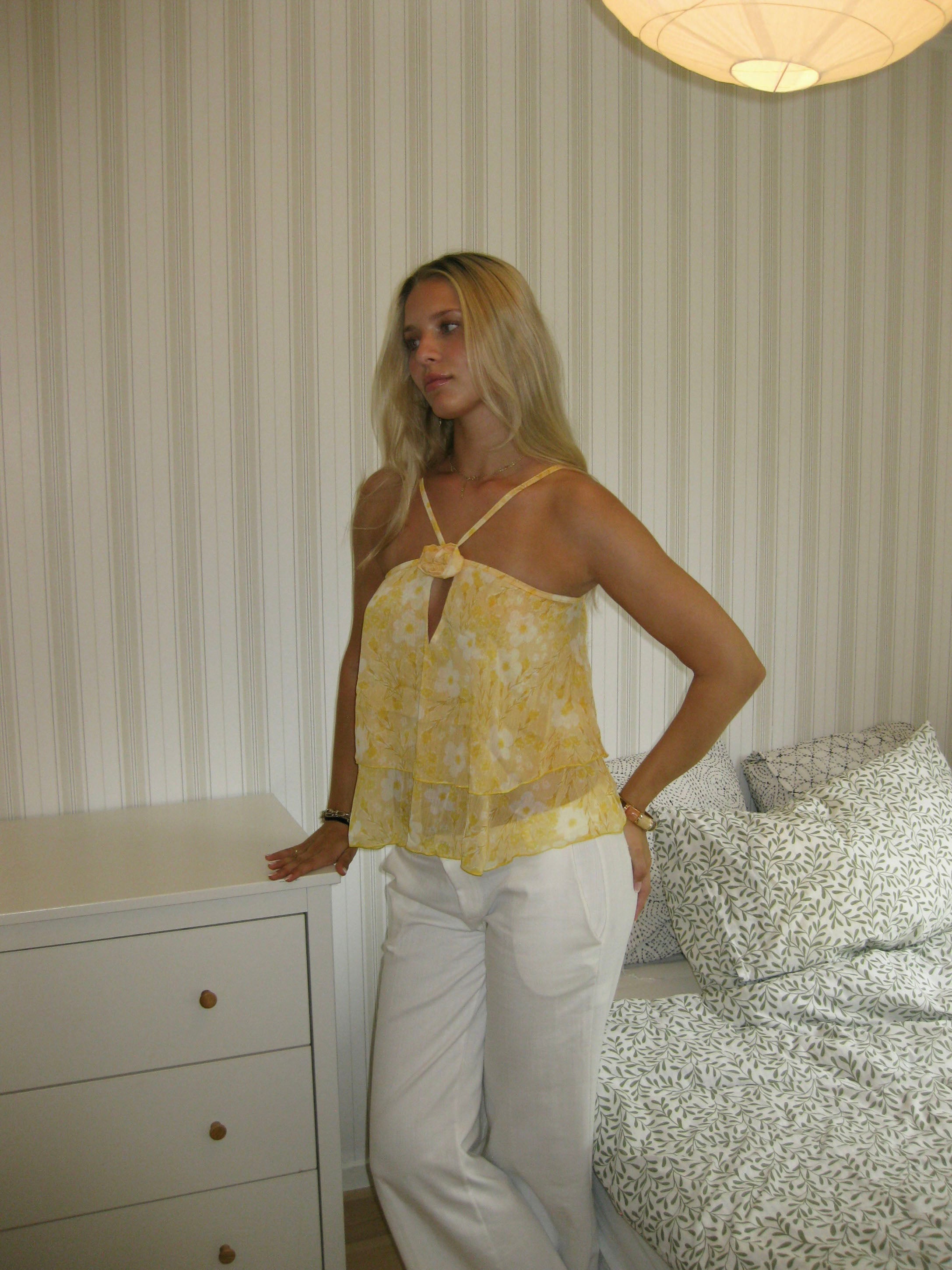 Albertia top with flower – Orange/white