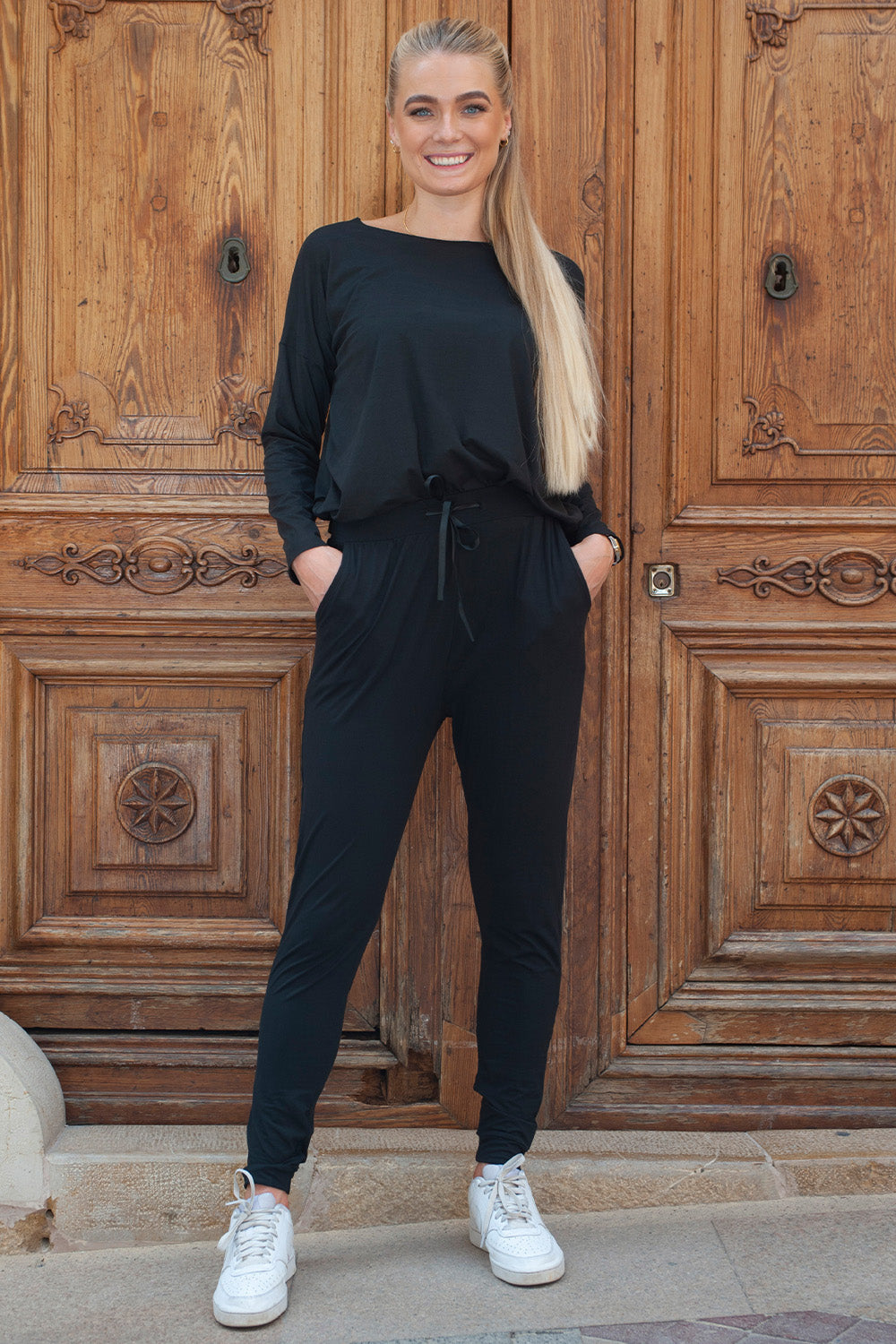 Alma LS Topp | Svart | Langermet bluse fra Liberté Essentiel