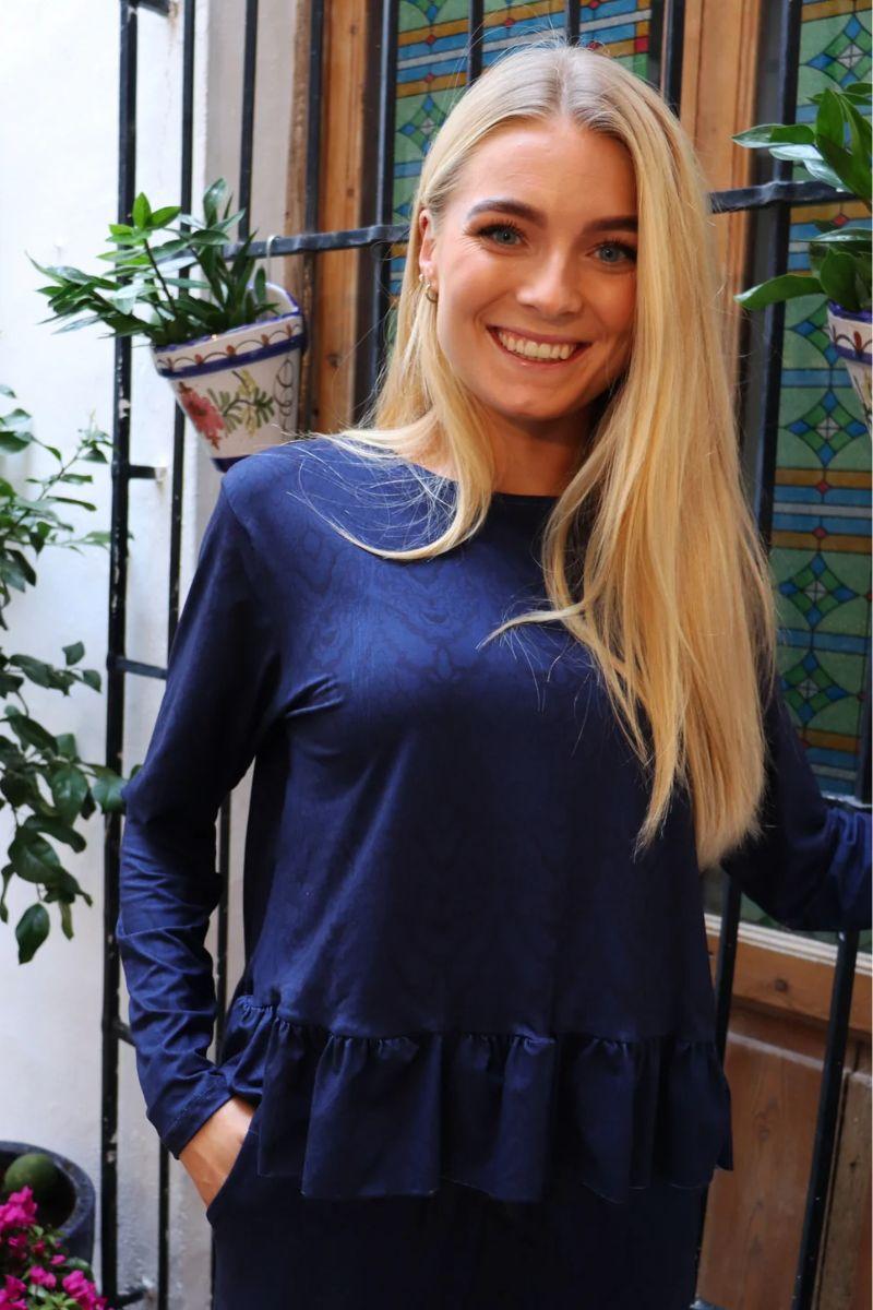Alma Ls Frill T Shirt | Navy Lala | T-Shirt fra Liberté