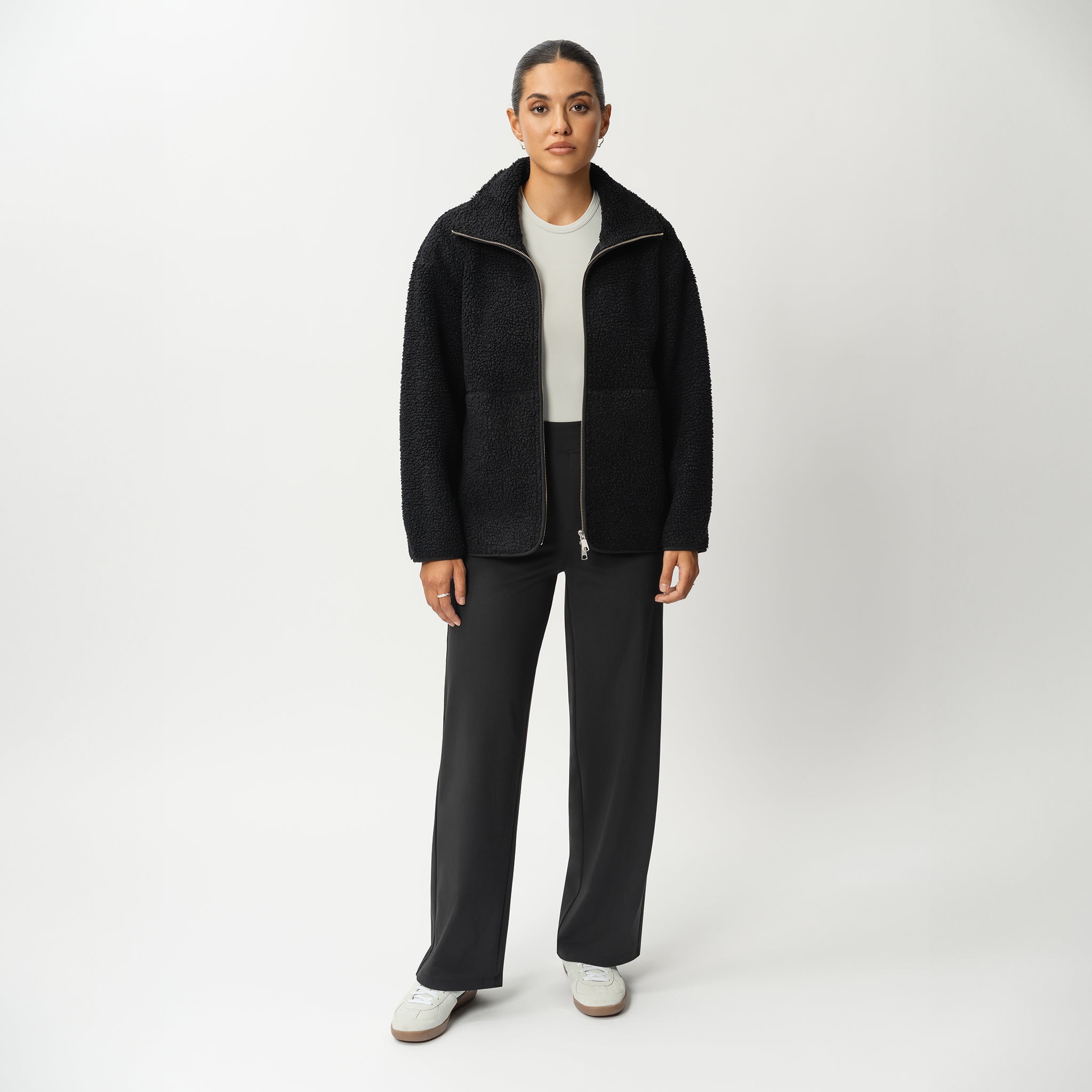 FLEECEJAKKE – KOSELIG KOMFORT MØTER ELEGANT STIL