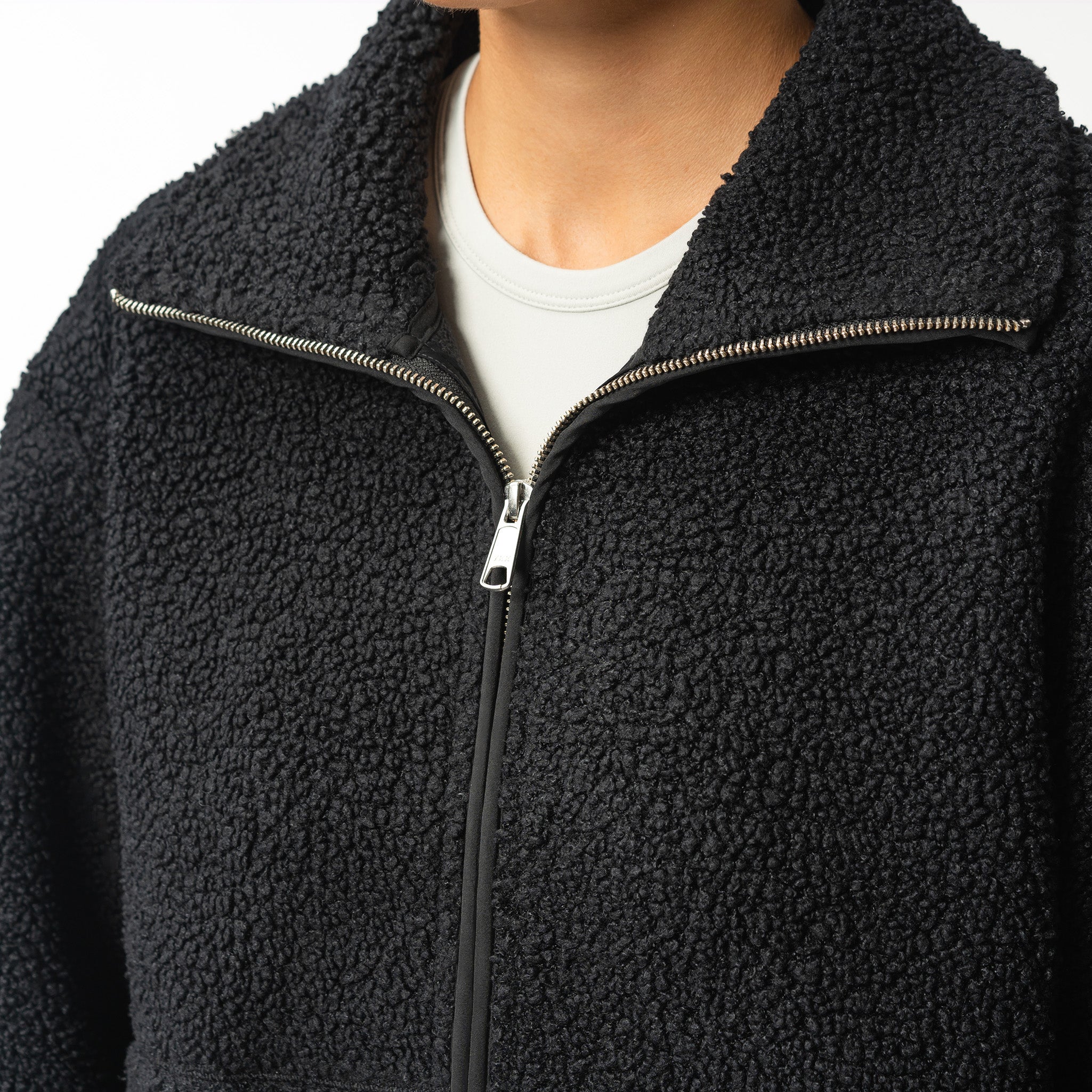 FLEECEJAKKE – KOSELIG KOMFORT MØTER ELEGANT STIL