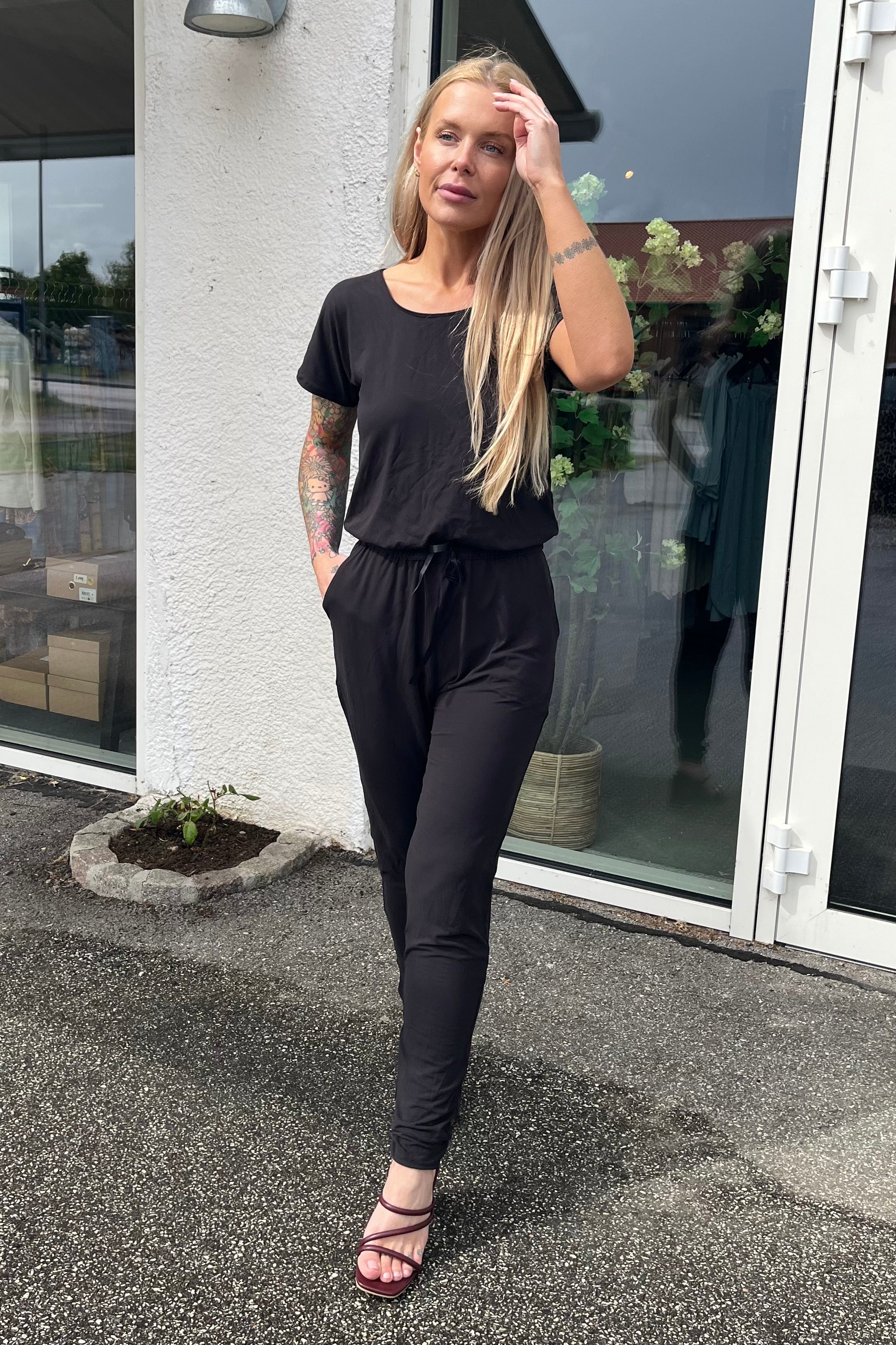 Alma Jumpsuit | Sort | Buksedragt fra Liberté Essentiel