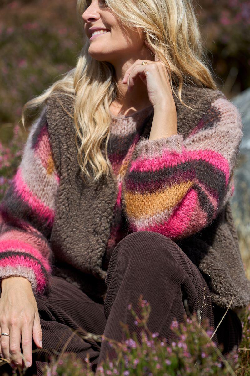 Adria Multi Striped Jumper | Berry | Strik fra Black Colour