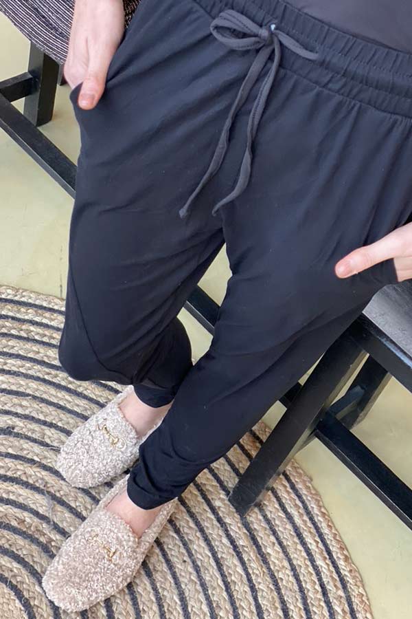 Alma Loose Pant | Sort | Løse bukser fra Liberté Essential