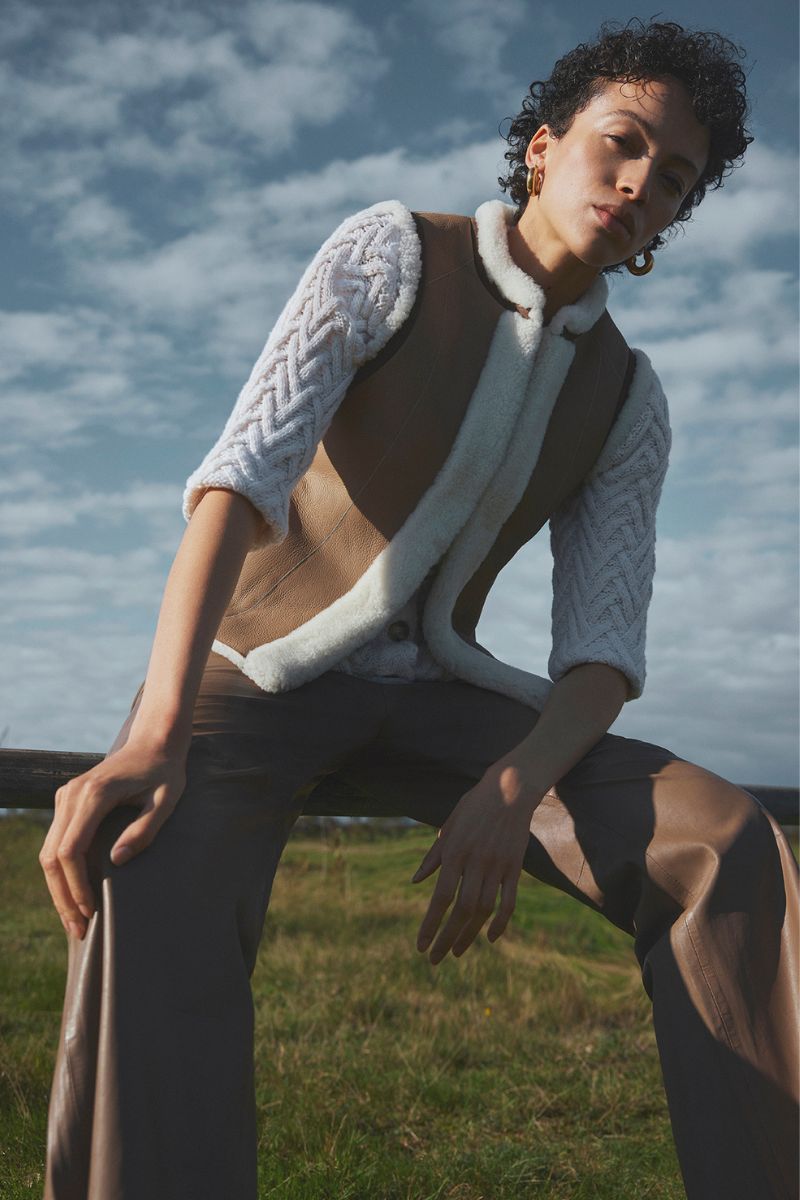 Abena Shearling waistcoat | Super Neutral | Vest fra Gustav