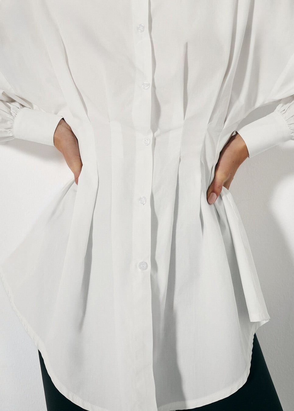 Gabriella Fit & Flare Timeless Shirt | White