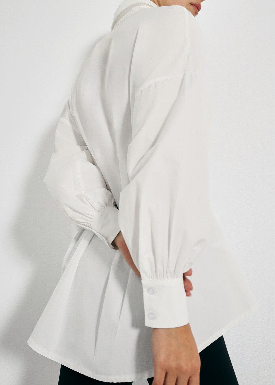 Gabriella Fit & Flare Timeless Shirt | White