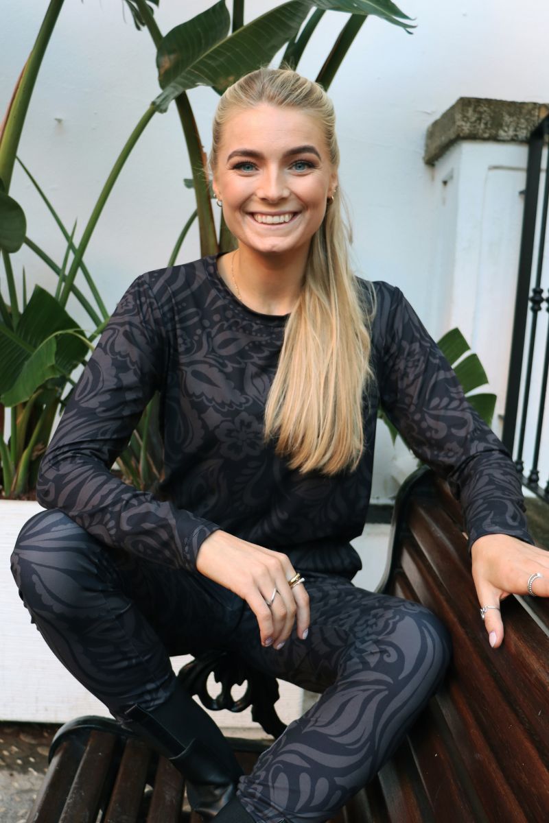 Alma Ls U Tshirt | Dark Grey Black Tia | Bluse fra Liberté