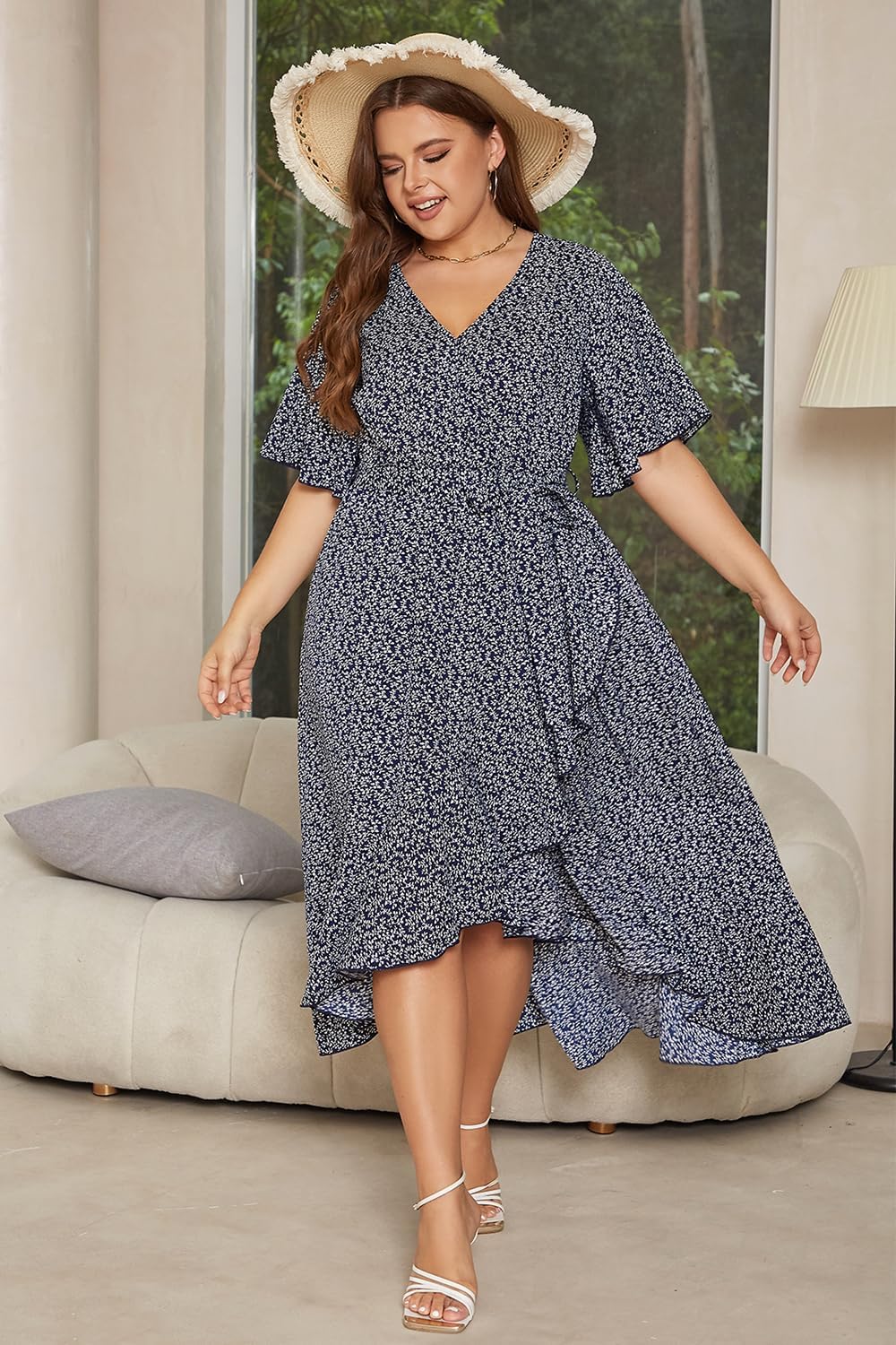 KELUUMMI KJOLE – EMPIRE-MIDJE, BLOMSTERMØNSTER &amp; PLUS SIZE ELEGANSE | TRENDY SOMMERKJOLE DAMEMOTE MUST-HA