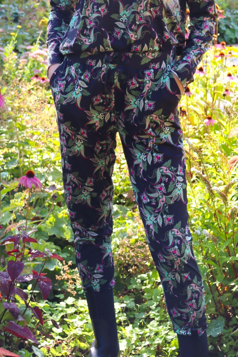 Alma Pants 9500  | Army Pink Paisley | Bukser fra Liberté