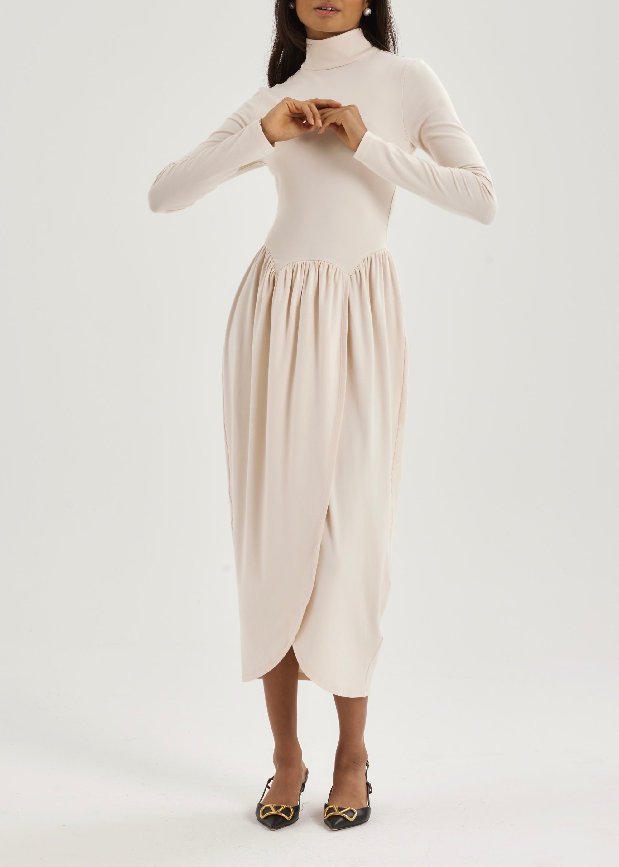 Valentina Høyhalset Drapert Kjole | Elfenbenshvit