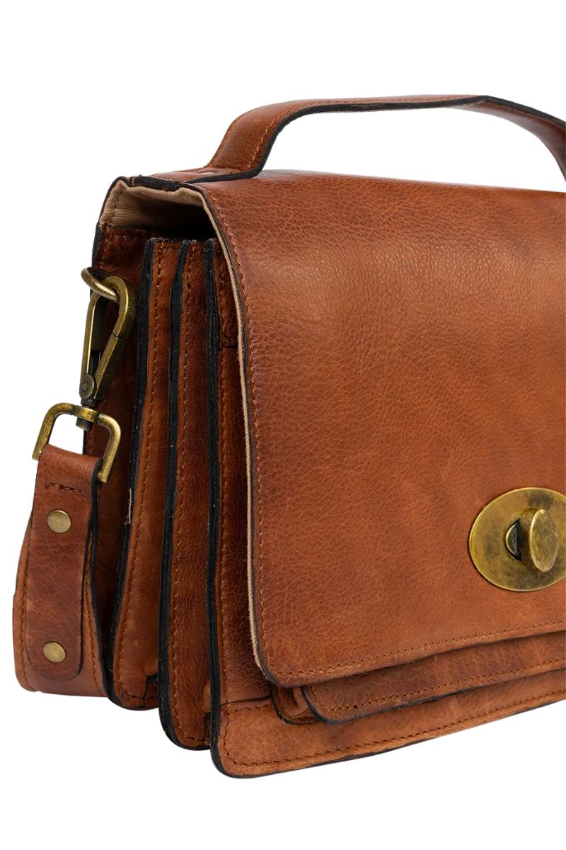 Alba Big | Walnut | Crossover fra Re:designed