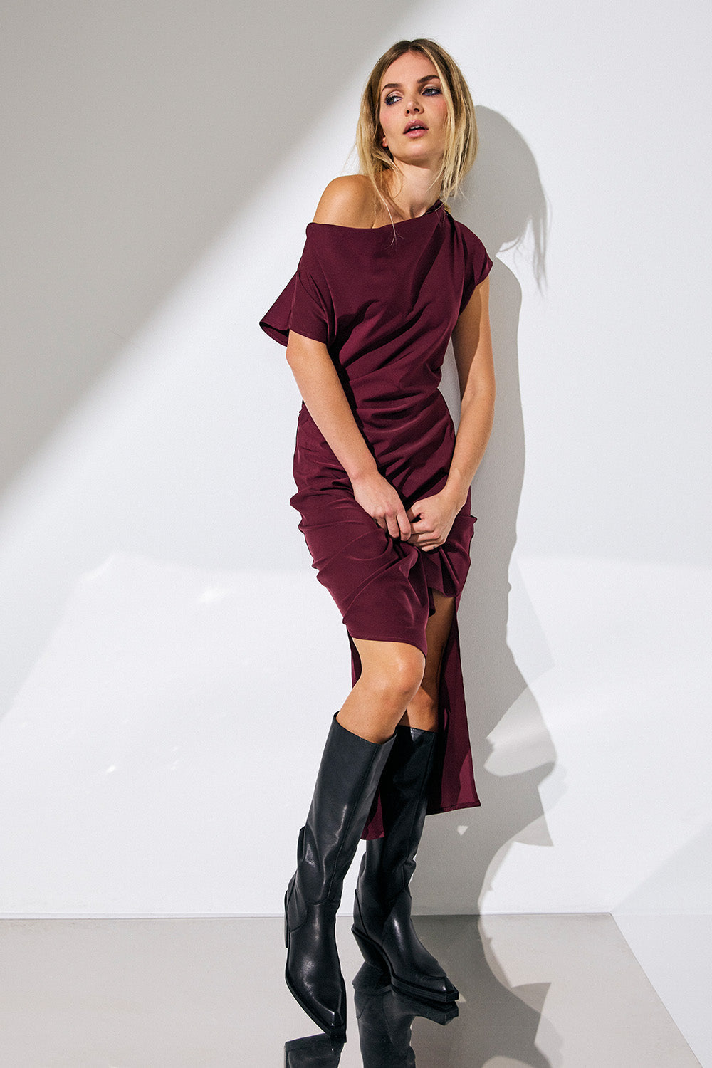 Adna Wing Dress 36449 | Burgundy | Kjole fra Co'couture