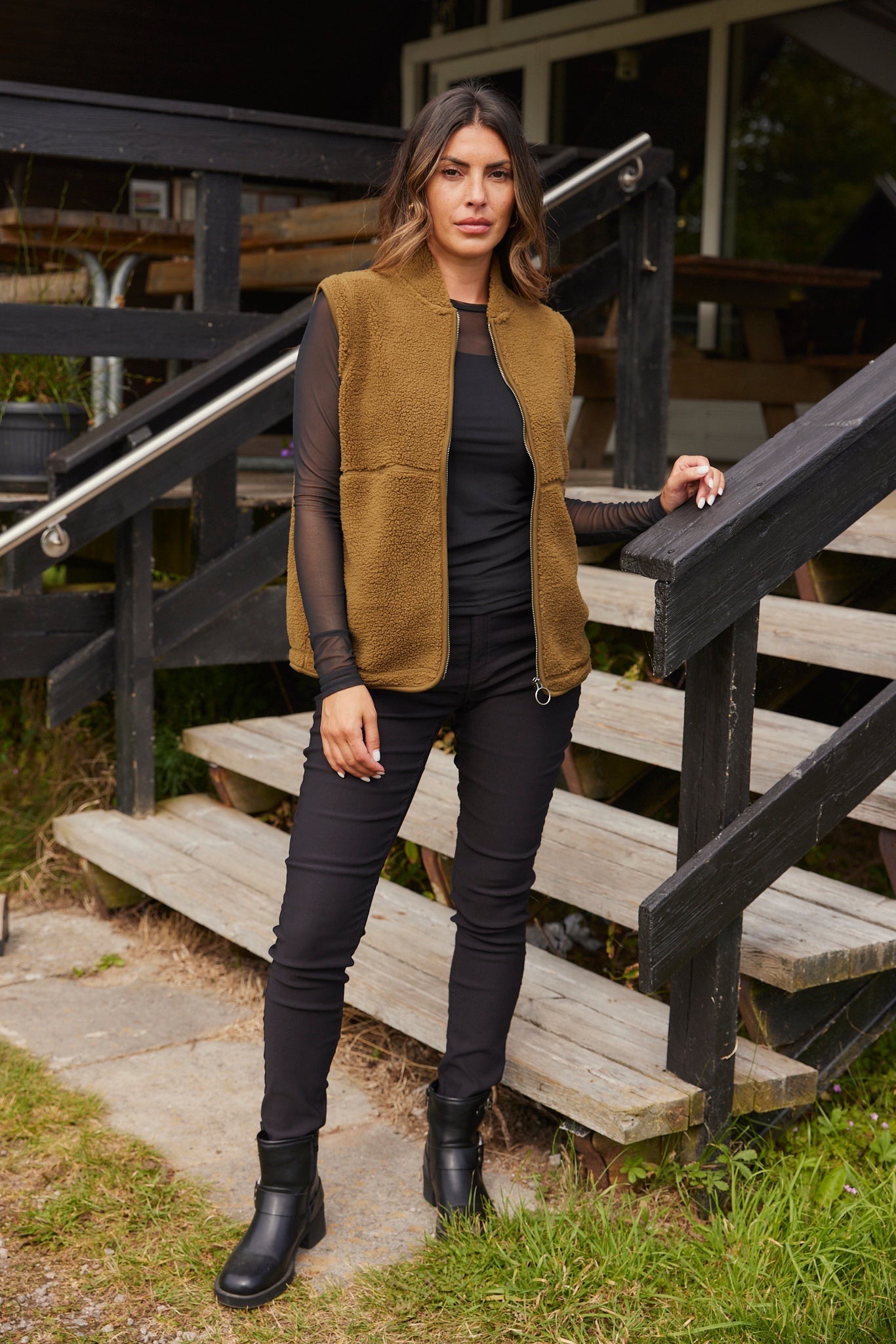 Ada Waistcoat | Mørkegrøn | Teddy vest fra French Laundry