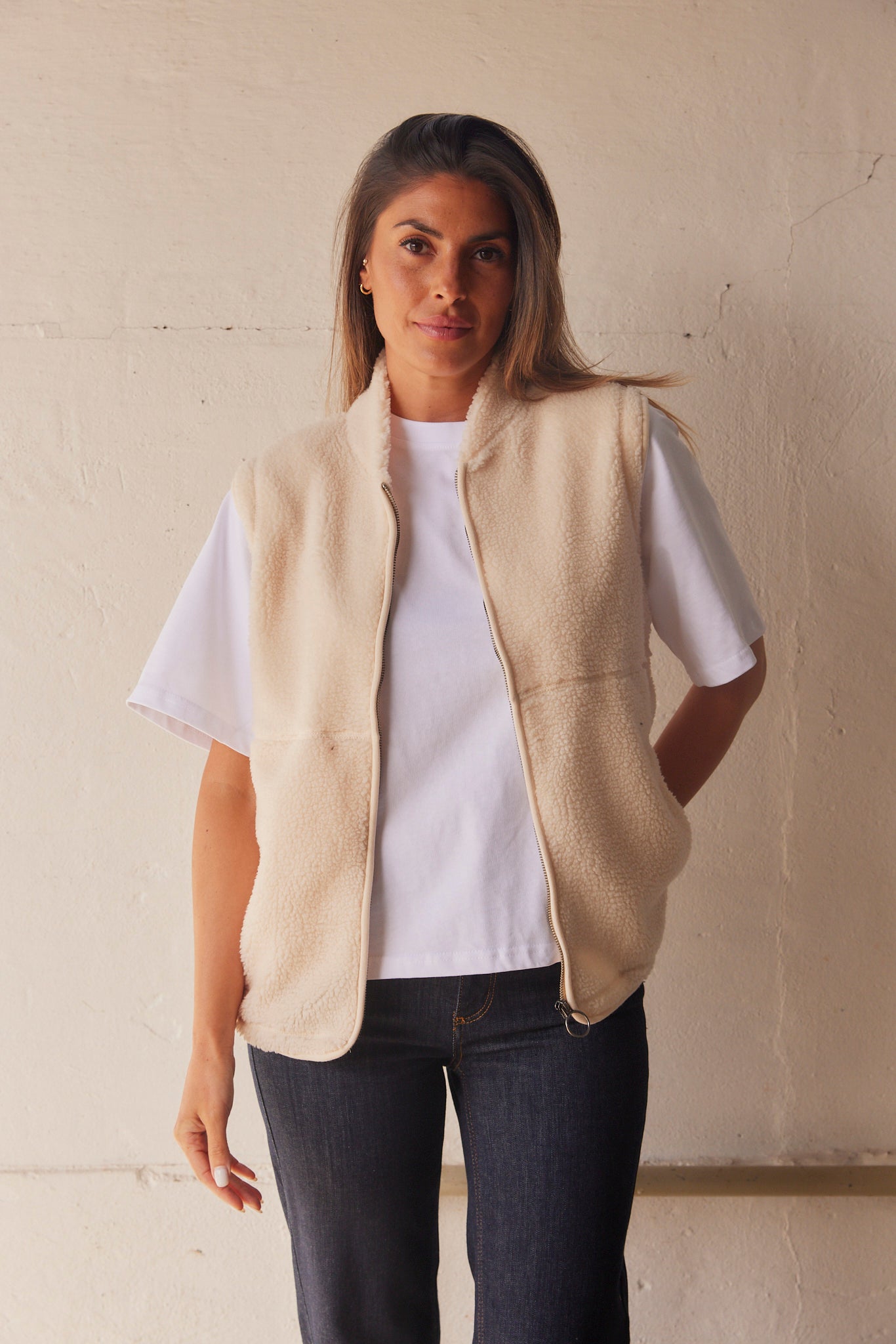 Ada Waistcoat | Creme | Teddy vest fra French Laundry