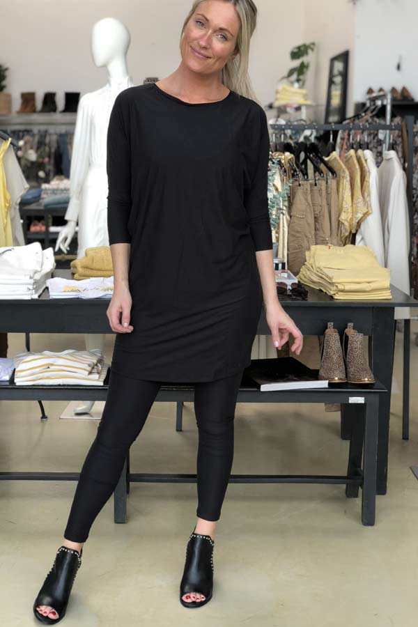 Alma dress | Sort | Oversize kjole fra Liberté Essentiel