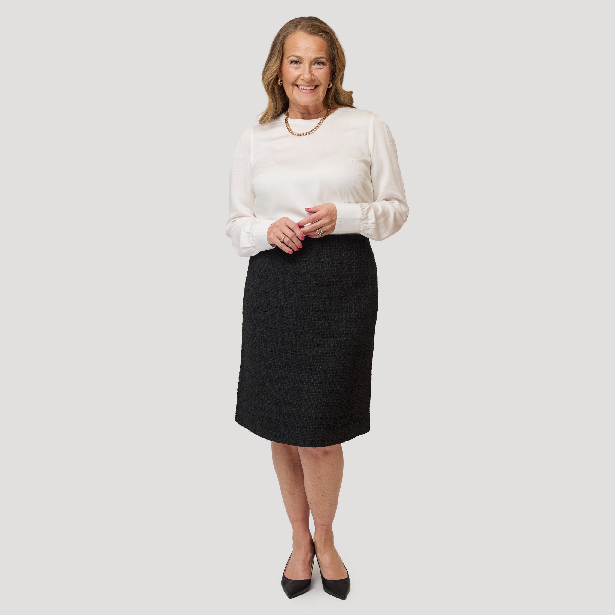 Carmen kjole – svart | trendy chic elegant midi kjole for dame