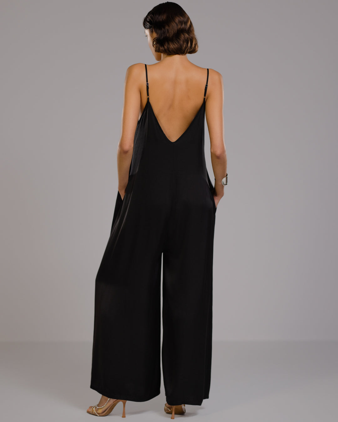 AUDREY SATENG JUMPSUIT | SVART 