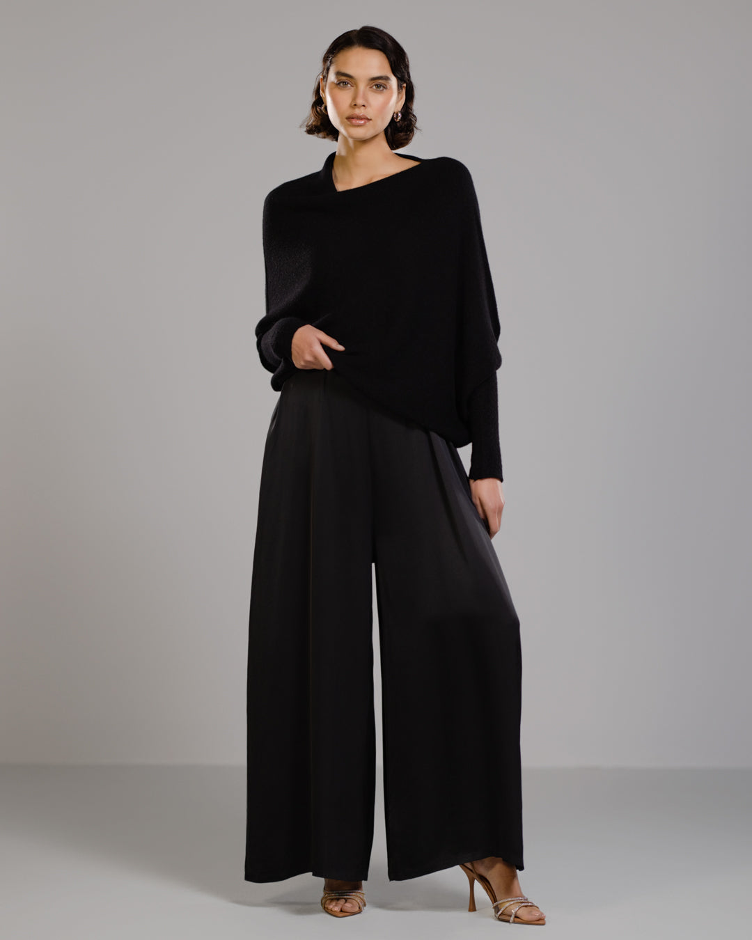AUDREY SATENG JUMPSUIT | SVART 