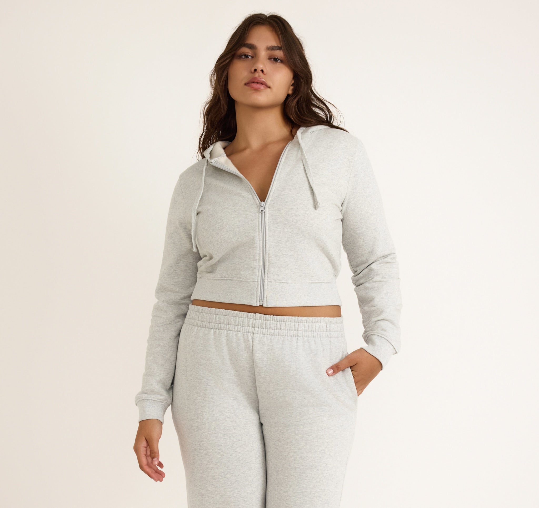 HELG CROP GLIDELÅS HETTEGENSER | TRENDY CHIC CROPPED HETTEJAKKE FOR DAME