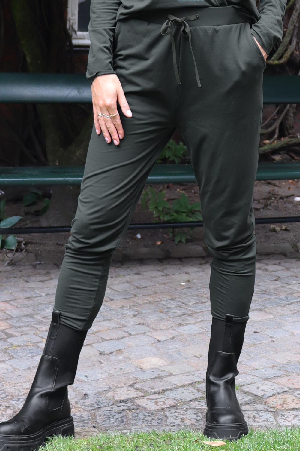 Alma Pants (Fleece) | Dusty Army | Bukser fra Liberté